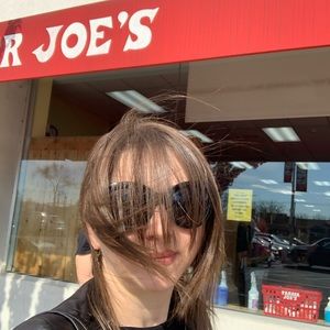 Meet your Posher, Lela